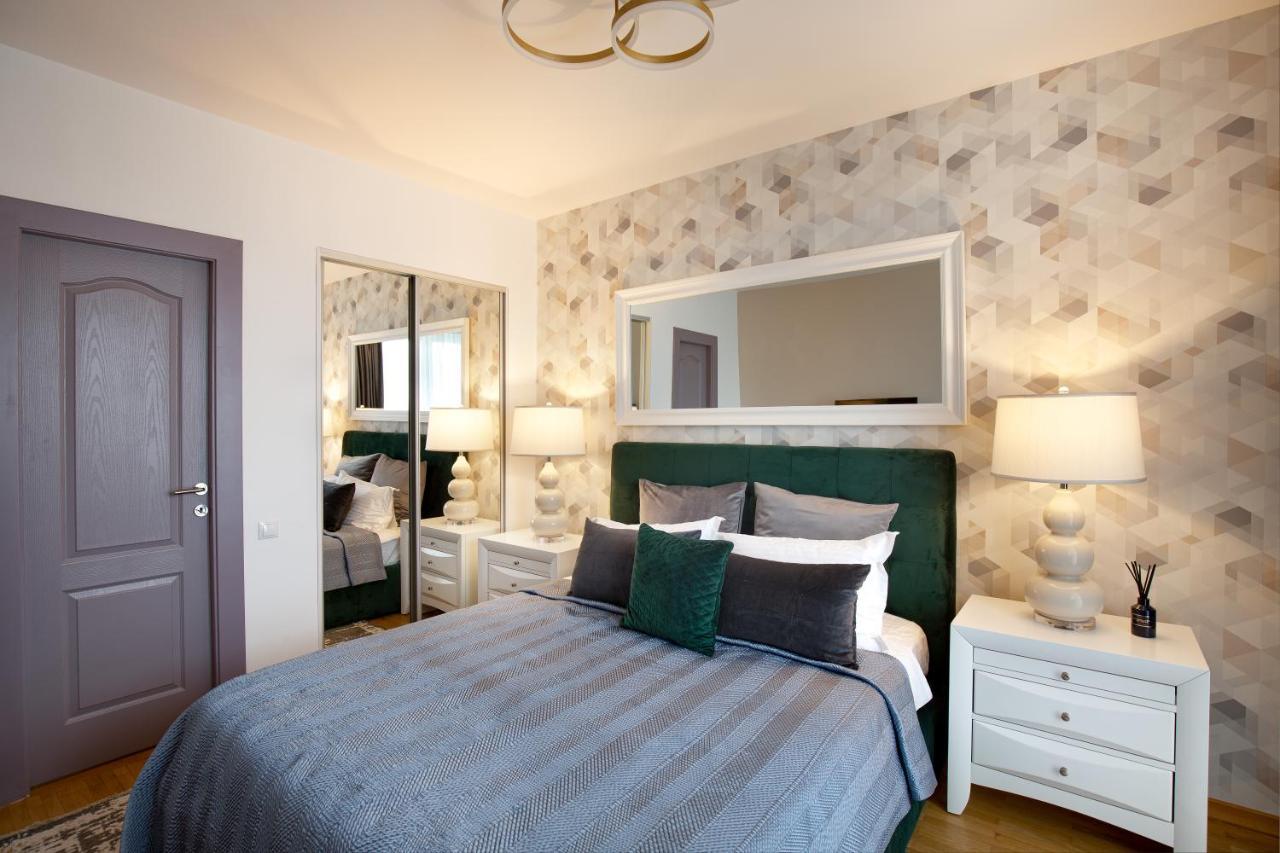 Metropole Apartments Royal Ateneum Букурещ Екстериор снимка